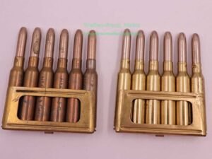 Italienisch - Divers Büchsenpatronen auf Laderahmen 6,5 Carcano