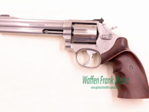Smith u. Wesson - USA 617-1 Super Target Champion .22 l.r.