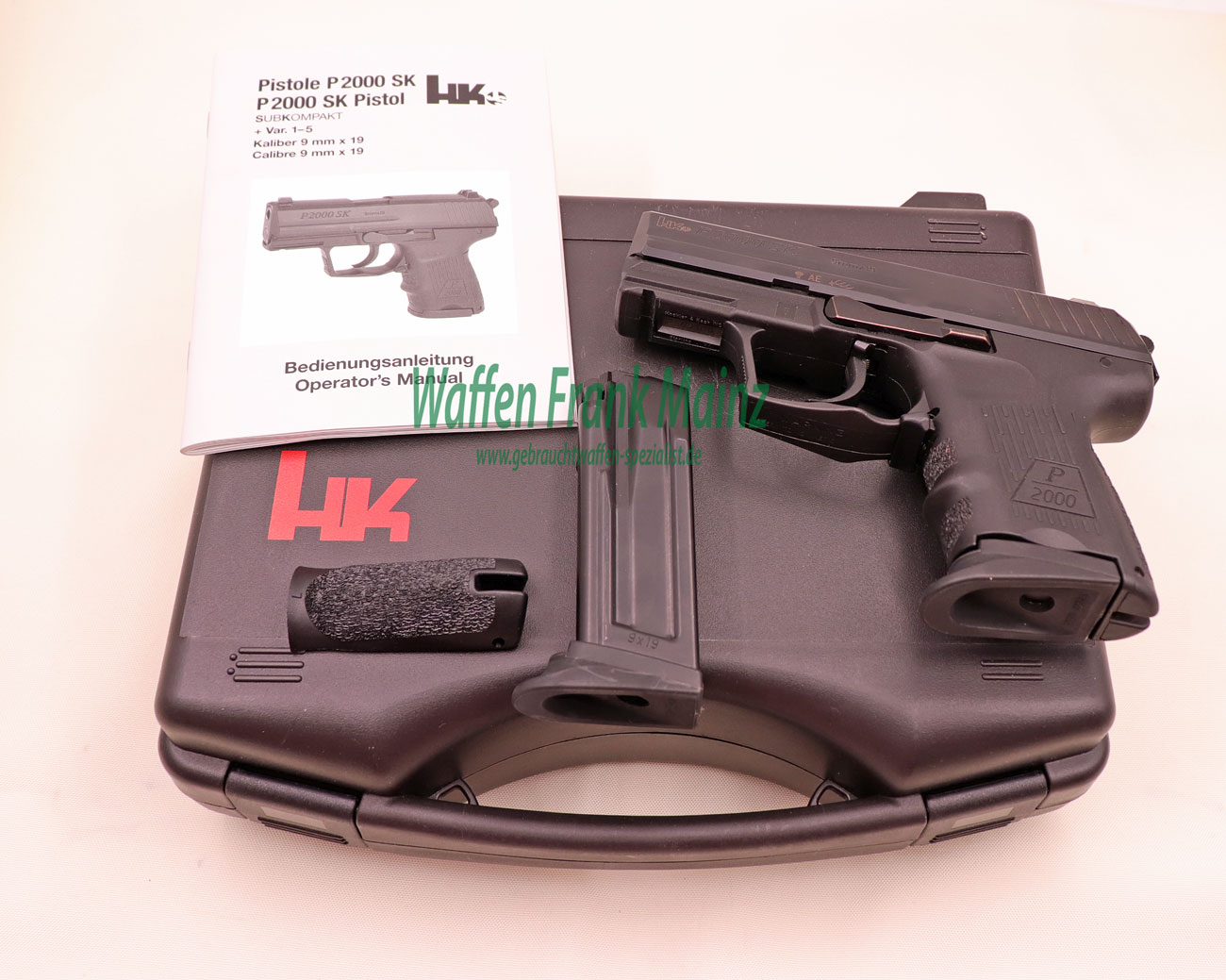 Heckler & Koch - Oberndorf P 2000 SUB-COMPACT 9mm Luger